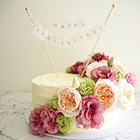 Gracious Honey personalised cake