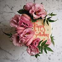 Gracious Honey personalised cake